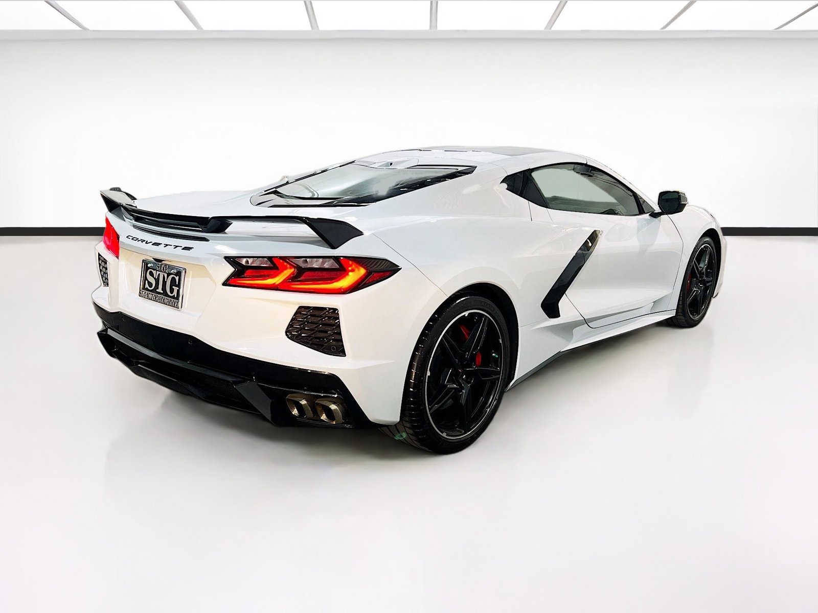Used 2020 Chevrolet Corvette Stingray Premium Cpe w/ 3LT Preferred Equipment Group RWD image 4