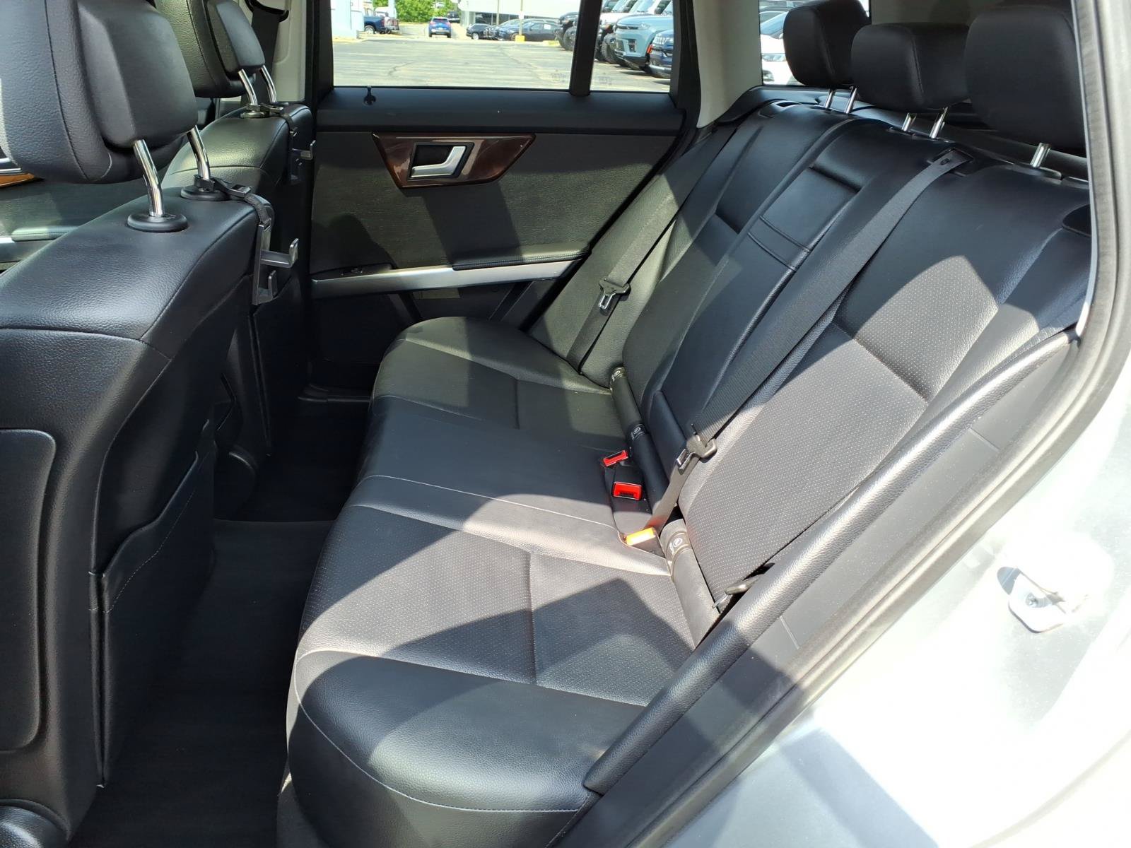 Used 2015 Mercedes-Benz GLK 350 4MATIC image 10