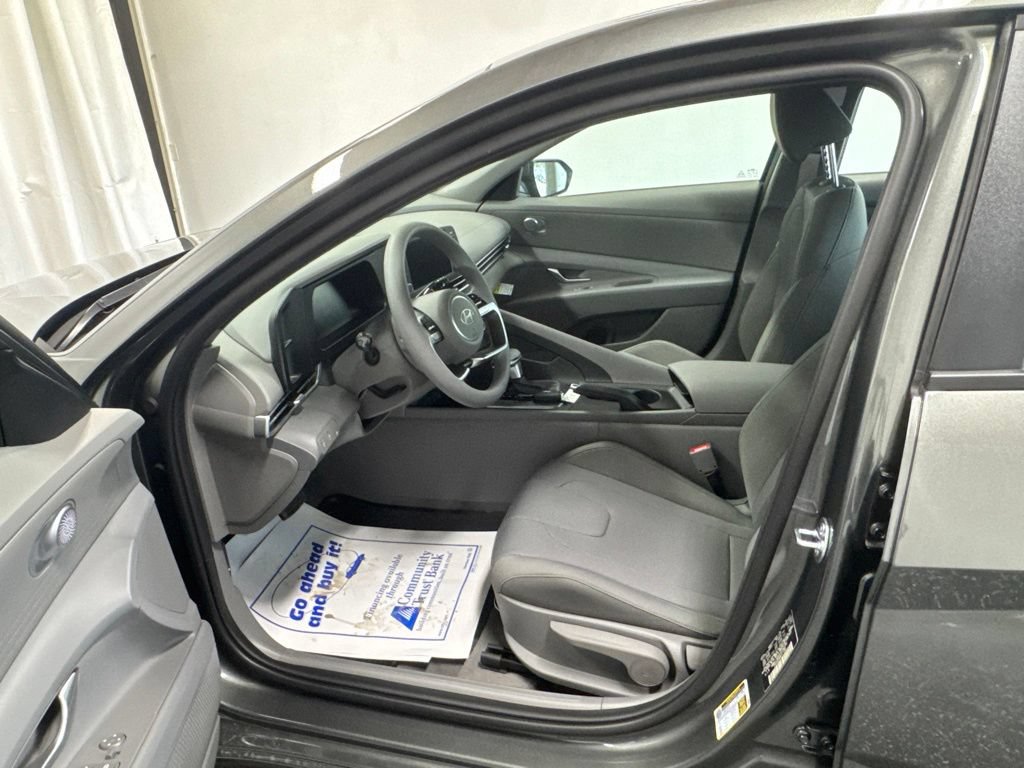 New 2026 Hyundai Elantra SE FWD image 12