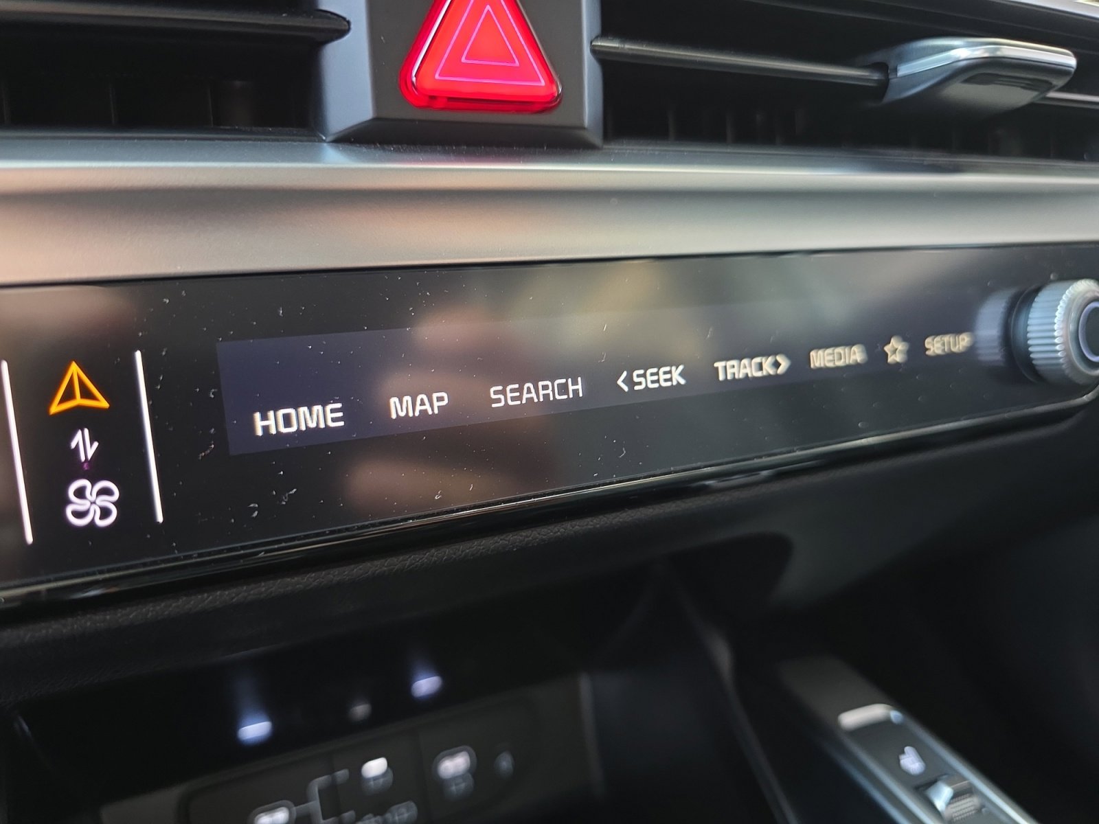 Certified 2024 Kia Sorento S w/ Panoramic Sunroof Package image 15