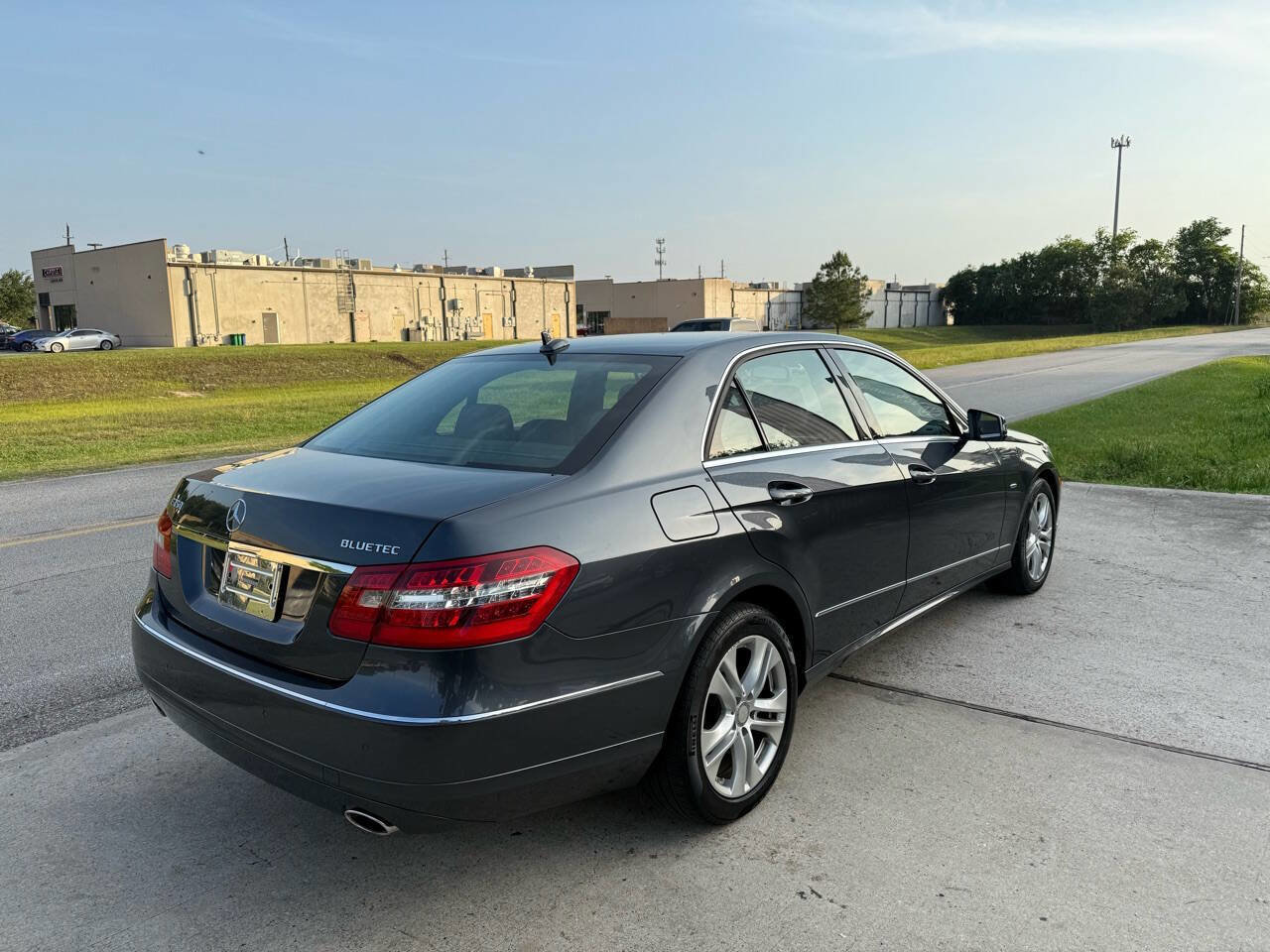 Used 2011 Mercedes-Benz E 350 BlueTEC Sedan image 7