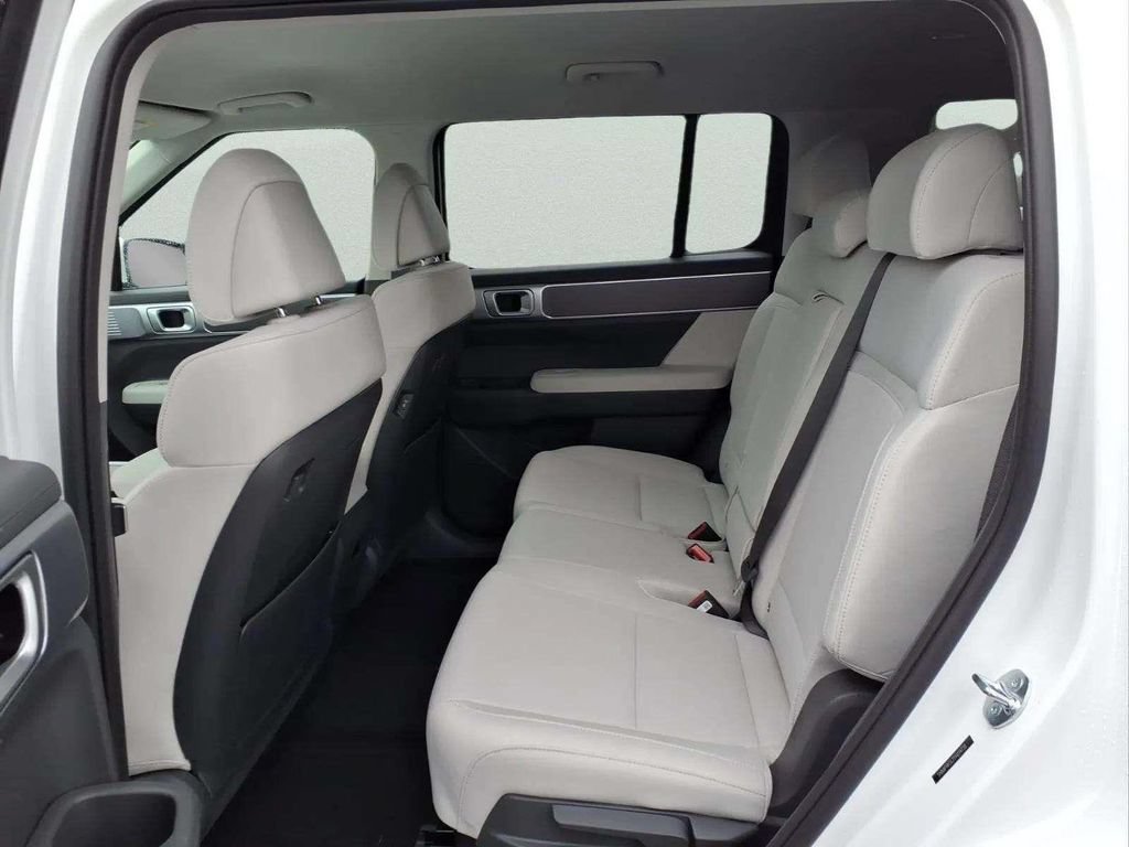 New 2026 Hyundai Santa Fe SE FWD image 10