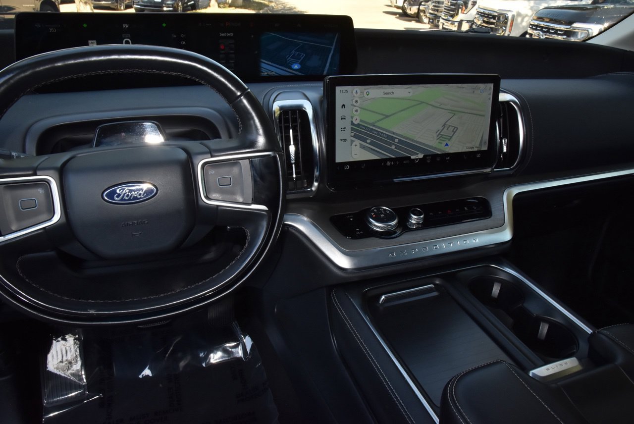 Used 2025 Ford Expedition Max Platinum AWD/4WD image 26