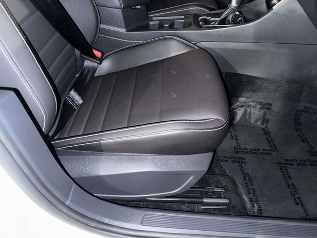 Used 2024 Volkswagen Jetta SE w/ Panoramic Sunroof Package image 15