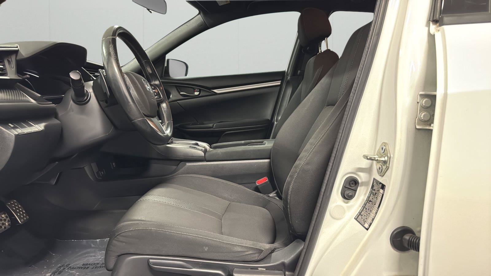 Used 2018 Honda Civic Sport image 10