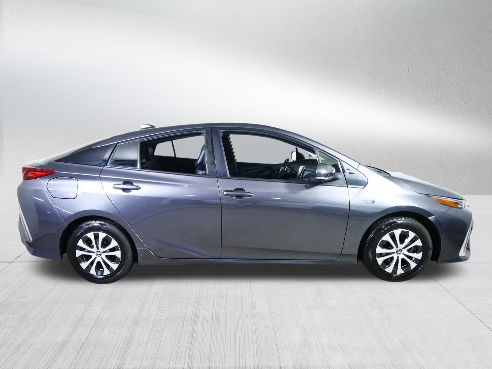 Used 2022 Toyota Prius Prime XLE FWD image 8
