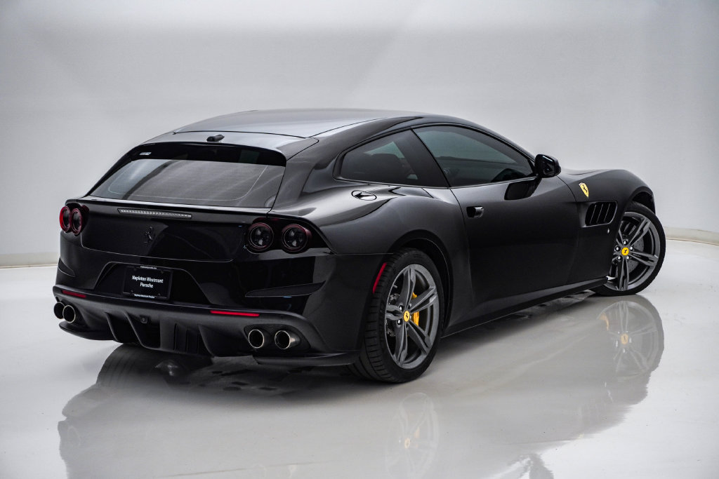Used 2018 Ferrari GTC4Lusso AWD/4WD image 11
