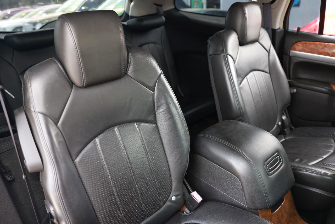 Used 2010 Buick Enclave CXL w/ Trailering Provision Package image 14
