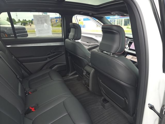 Used 2024 Jeep Wagoneer Launch Edition AWD/4WD image 46