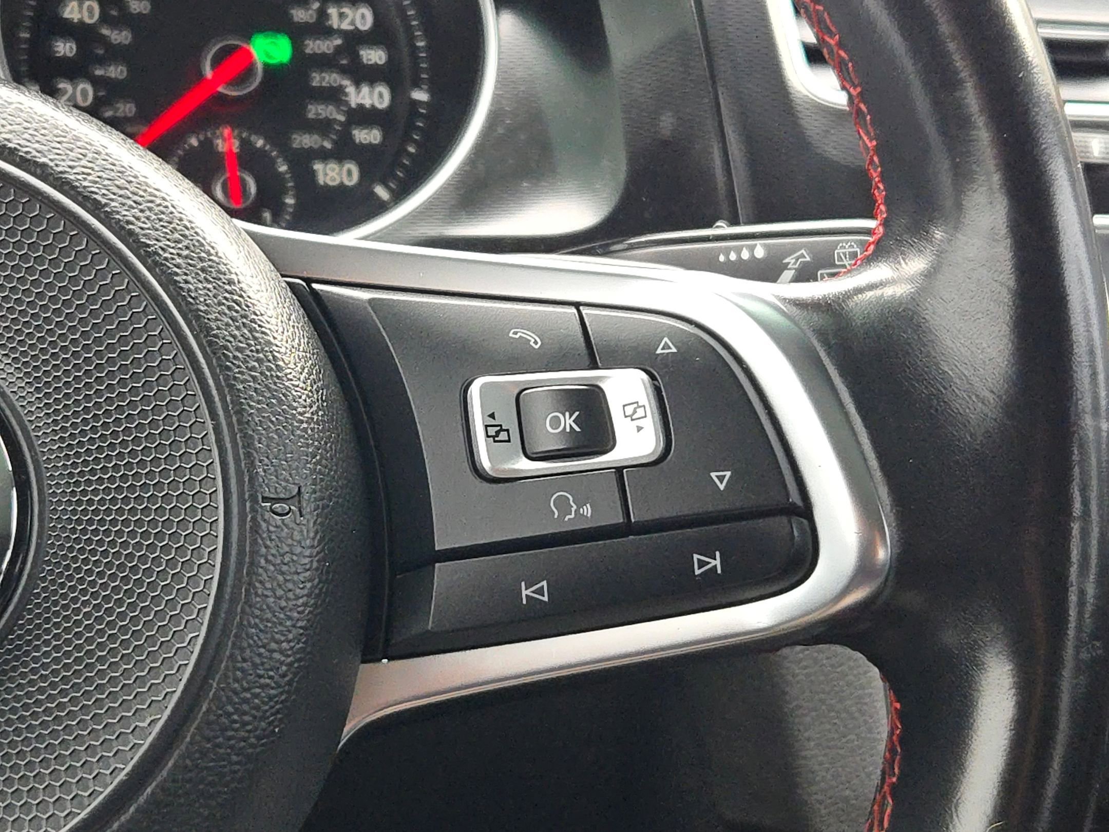 Used 2017 Volkswagen GTI SE image 21