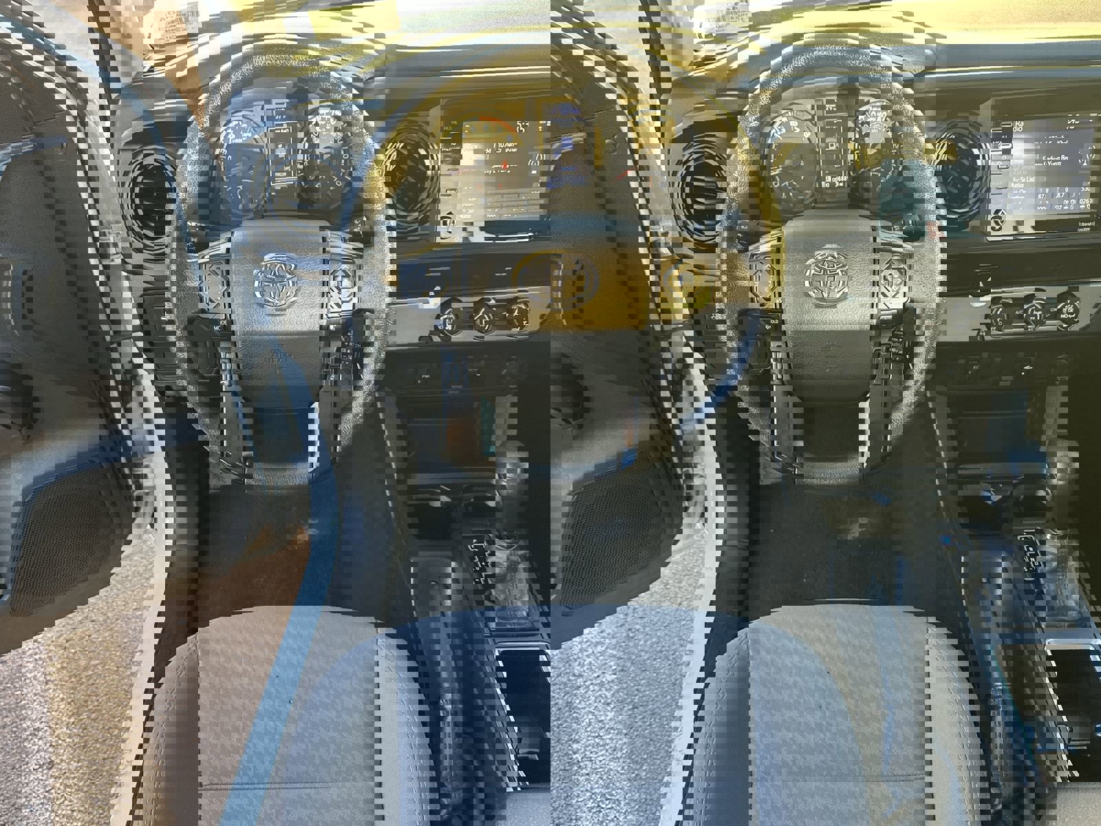 Used 2022 Toyota Tacoma SR image 17