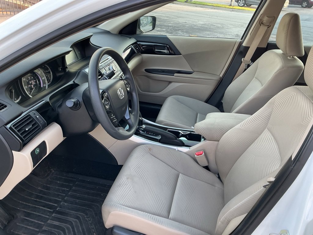 Used 2017 Honda Accord LX image 16