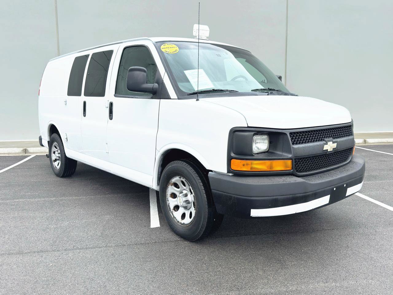 Used 2011 Chevrolet Express 1500 RWD image 9
