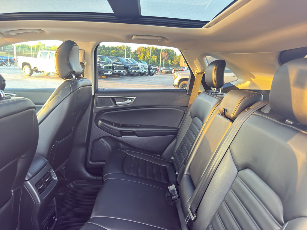 Used 2019 Ford Edge SEL w/ Equipment Group 201A AWD/4WD image 34