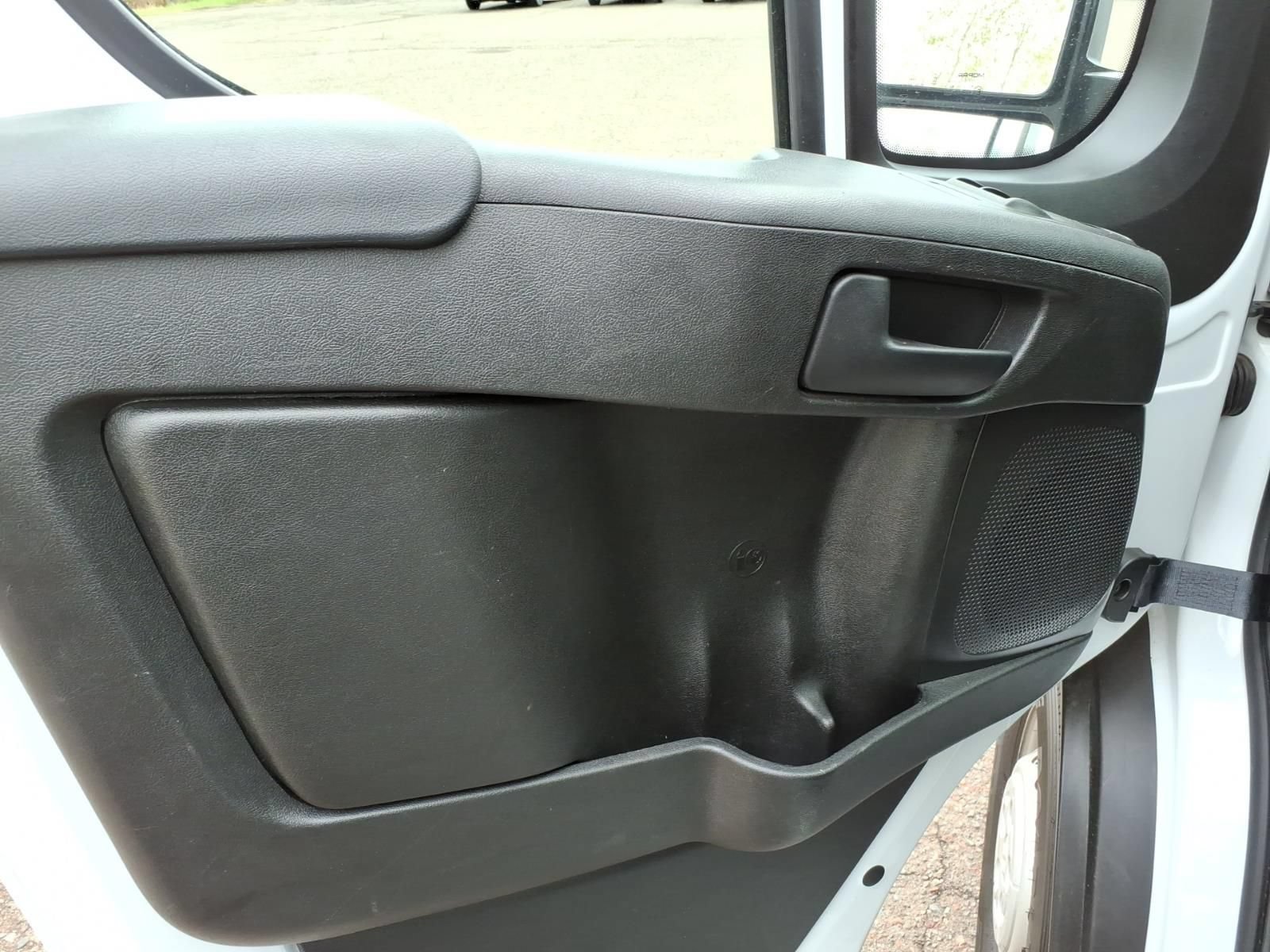 Used 2025 RAM ProMaster 2500 w/ U-Haul Equipment Group FWD image 11