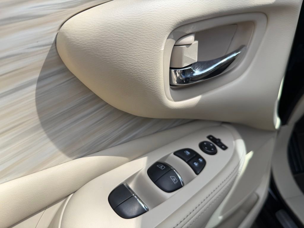 Used 2017 Nissan Murano Platinum image 17