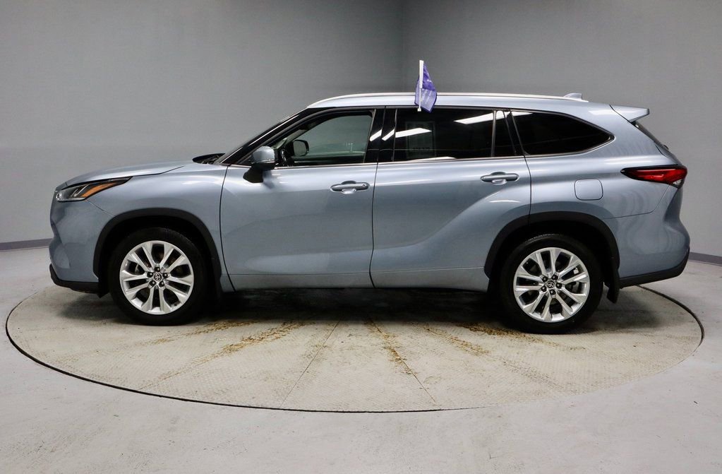 Used 2022 Toyota Highlander Limited image 10
