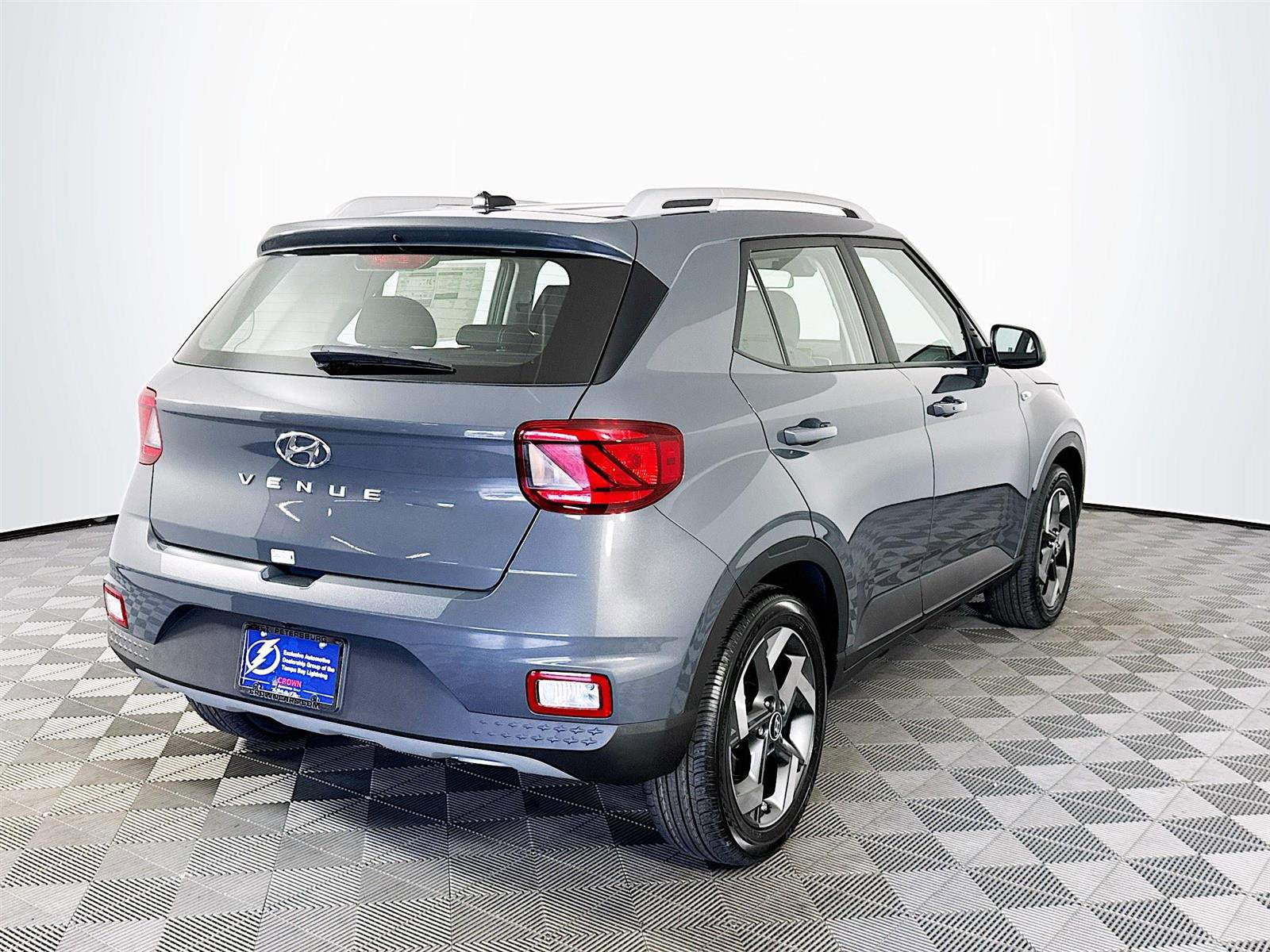 New 2025 Hyundai Venue SEL image 7