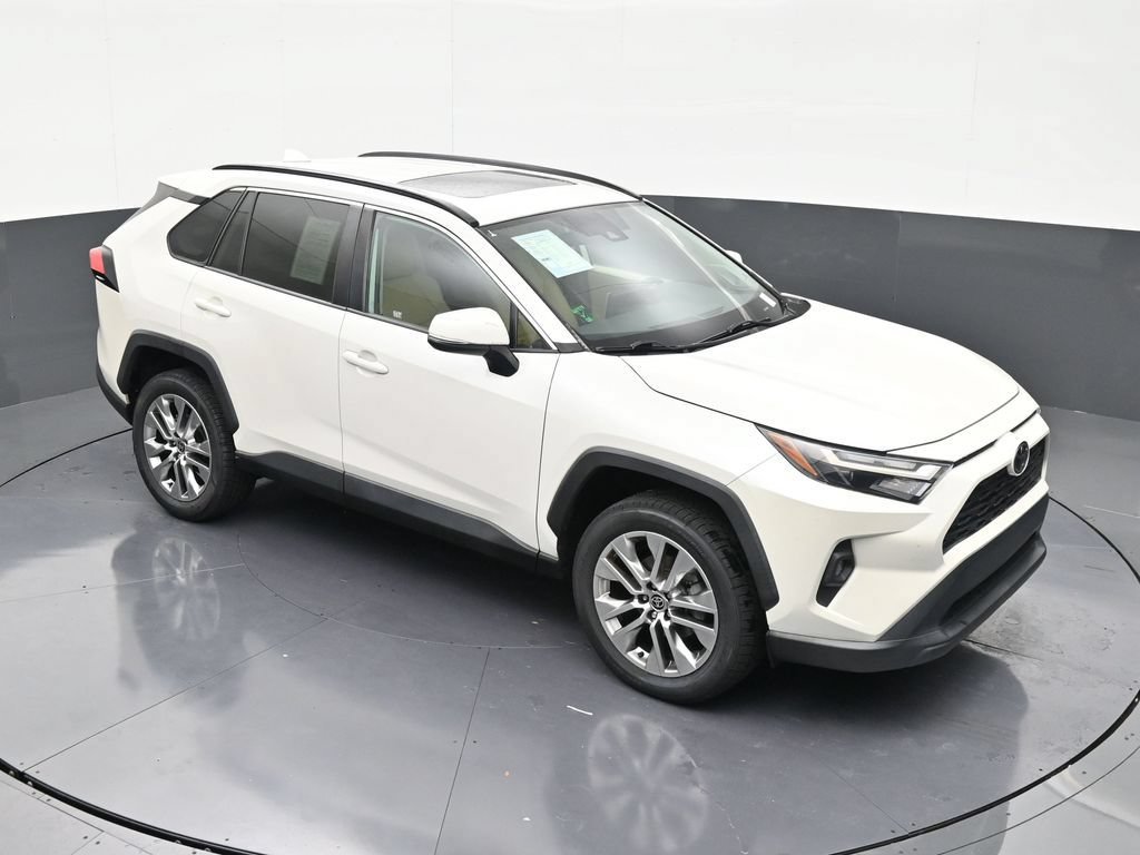 Used 2022 Toyota RAV4 XLE Premium FWD image 19