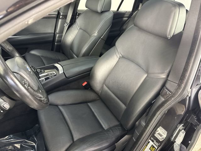 Used 2013 BMW 550i Gran Turismo xDrive image 19