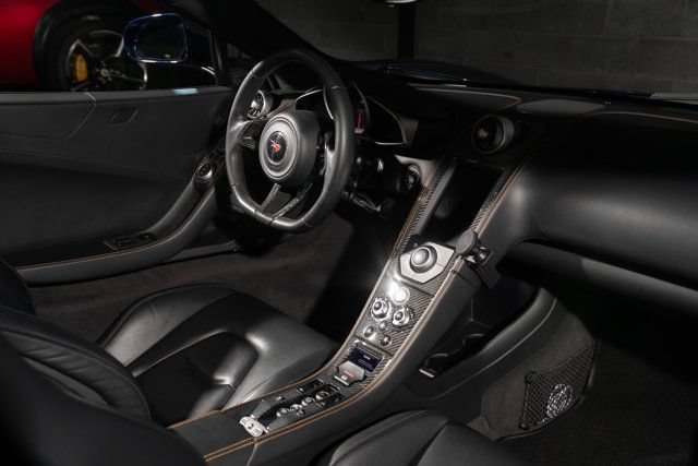Used 2013 McLaren MP4-12C Spider RWD image 30