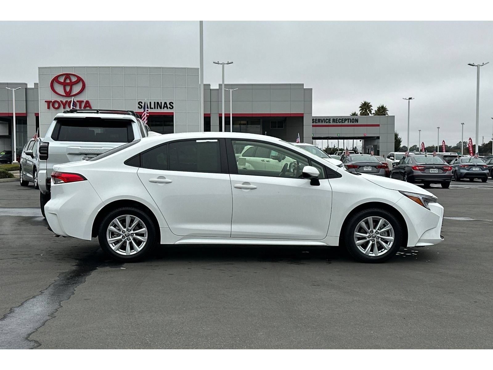 Used 2025 Toyota Corolla LE w/ LE Premium Package FWD image 3