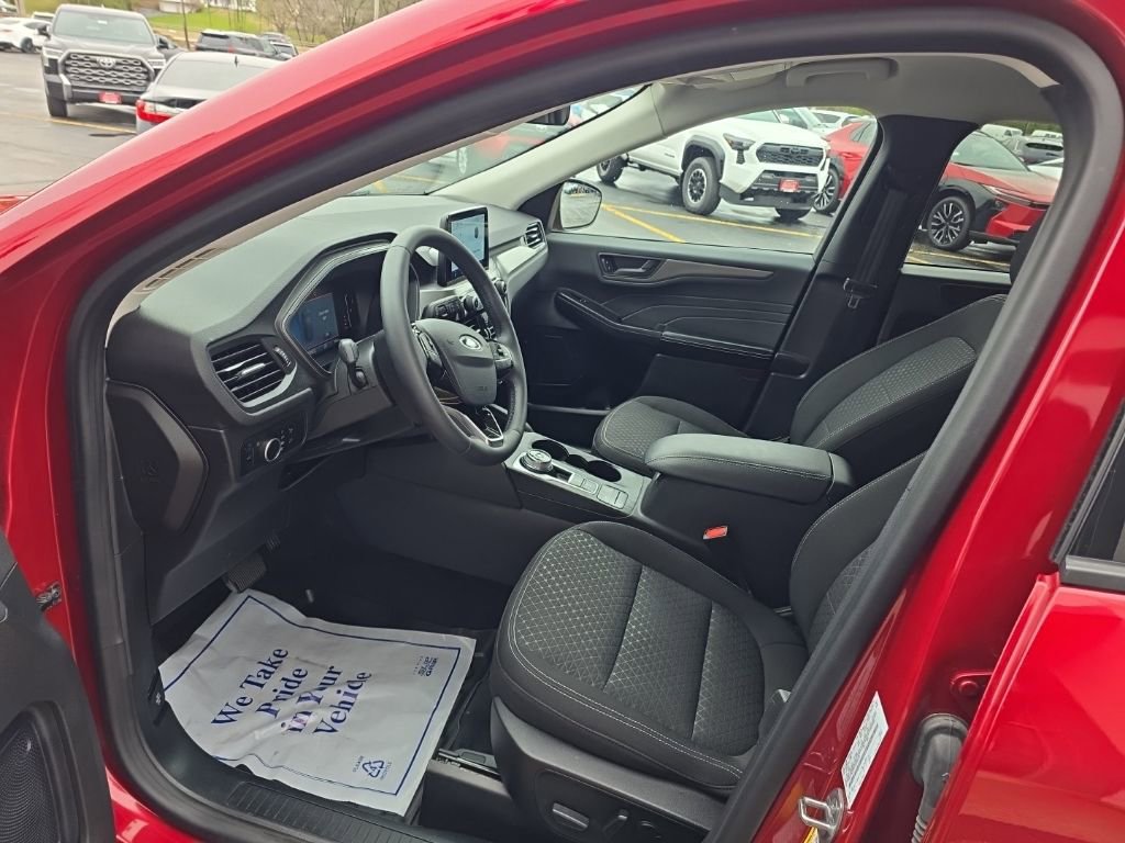 Used 2023 Ford Escape Active image 14
