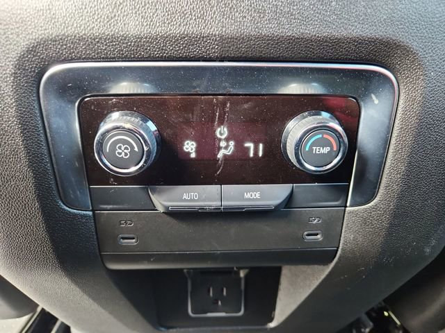 Used 2025 Chevrolet Suburban LS image 21