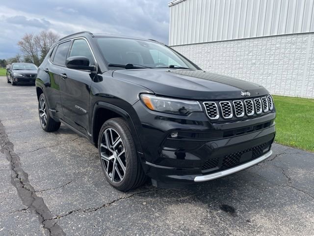 Used 2024 Jeep Compass Limited w/ Elite Group image 1