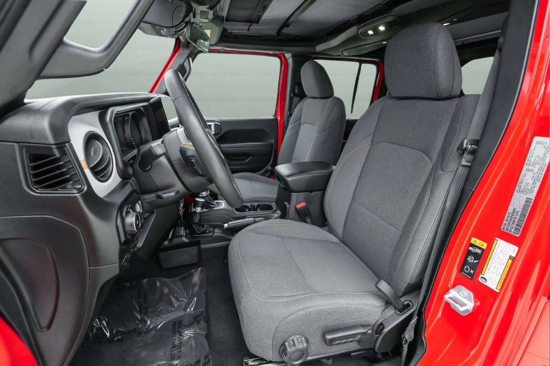 Used 2024 Jeep Wrangler Willys image 39