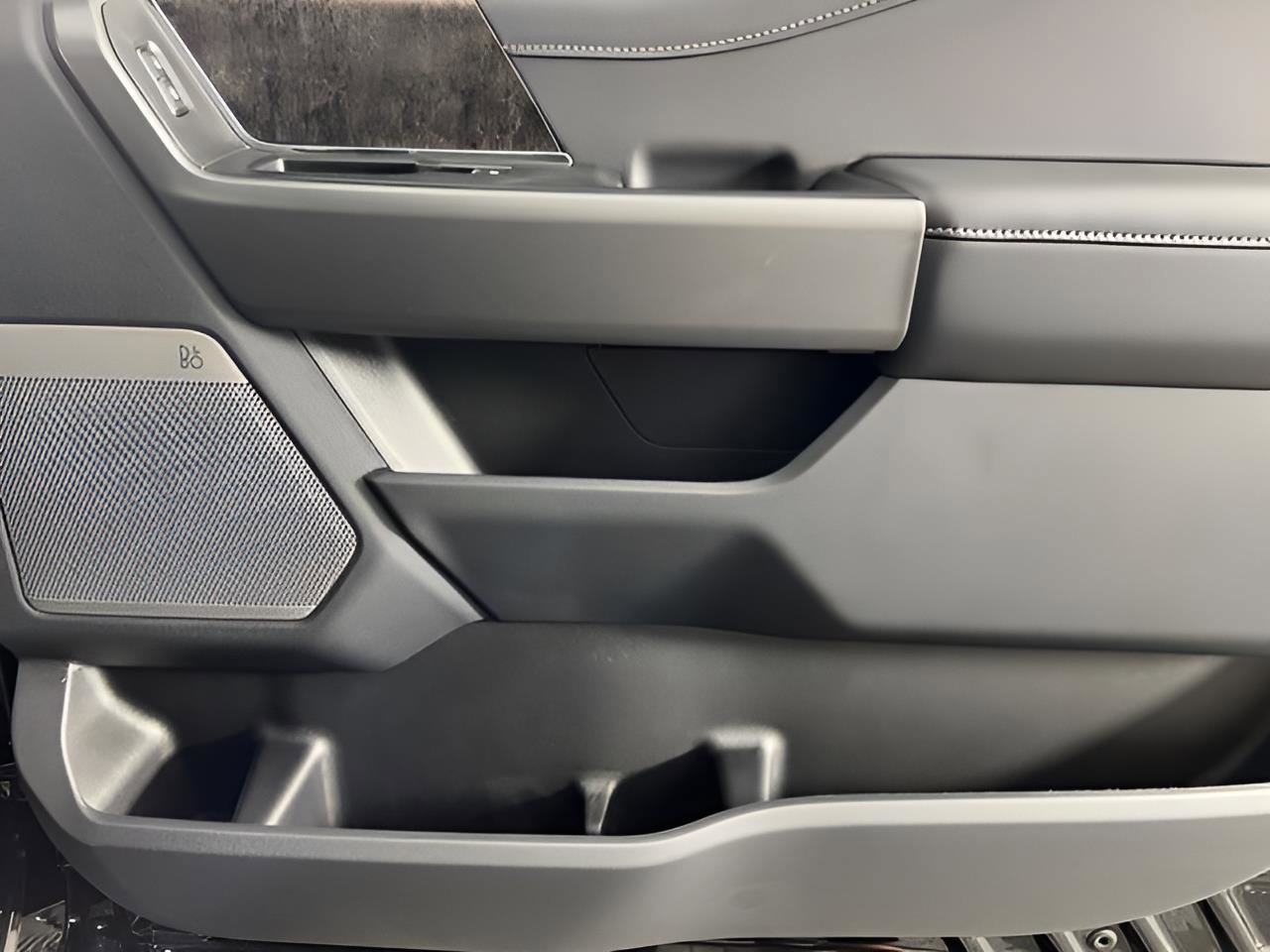 New 2026 Ford F350 Lariat w/ Black Appearance Package image 27