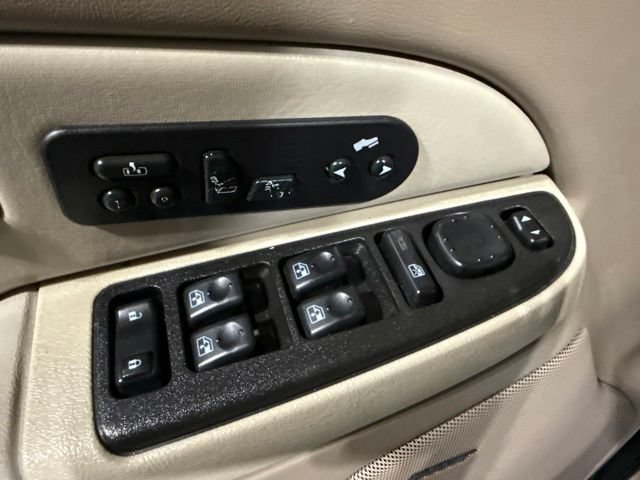 Used 2003 Chevrolet Tahoe LT AWD/4WD image 3