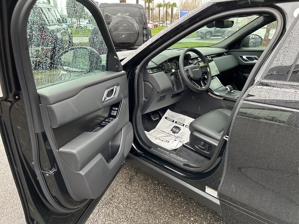 New 2026 Land Rover Range Rover Velar Dynamic SE image 10