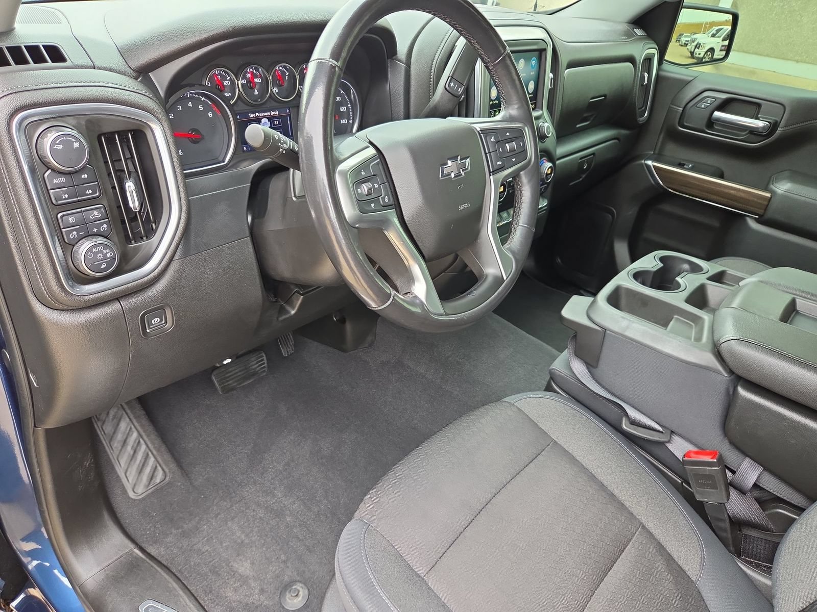 Used 2019 Chevrolet Silverado 1500 RST AWD/4WD image 10