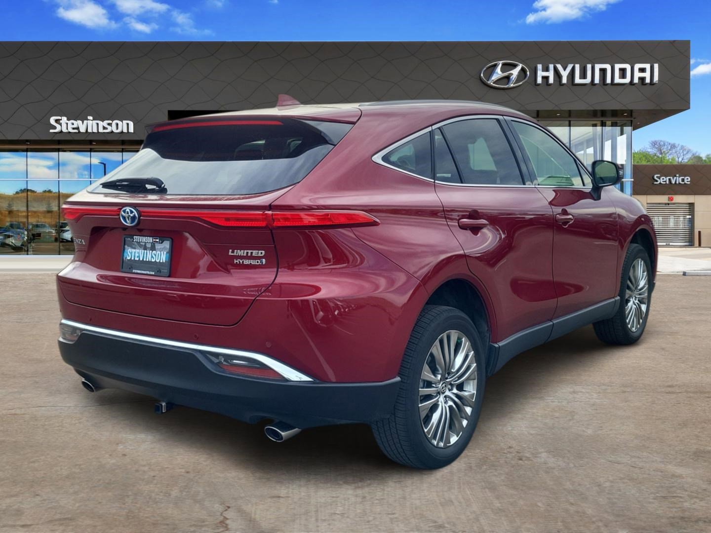 Used 2022 Toyota Venza Limited image 5