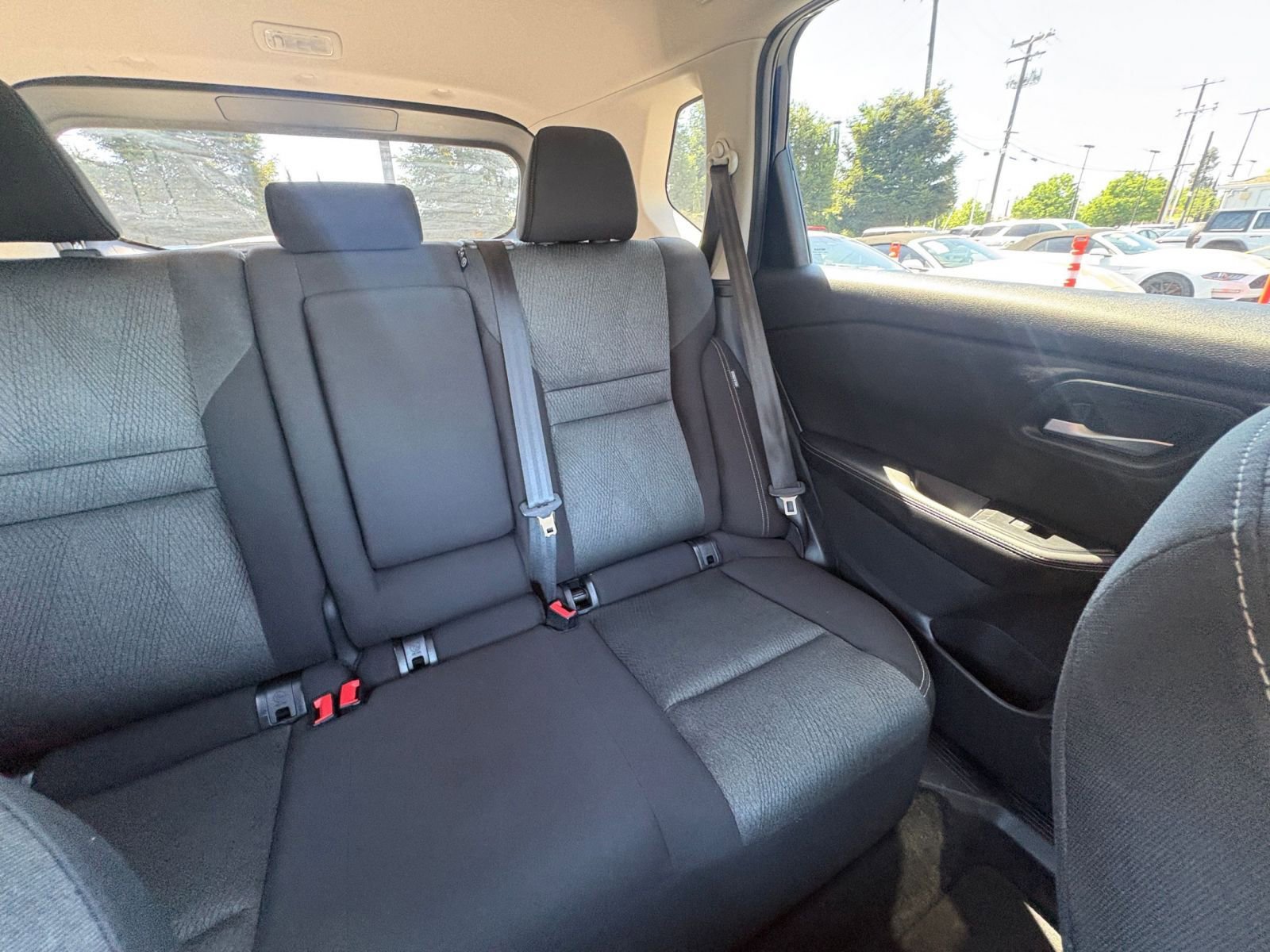 Used 2025 Nissan Rogue SV image 39