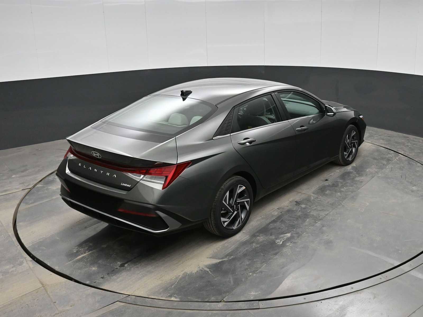 New 2026 Hyundai Elantra Limited image 28