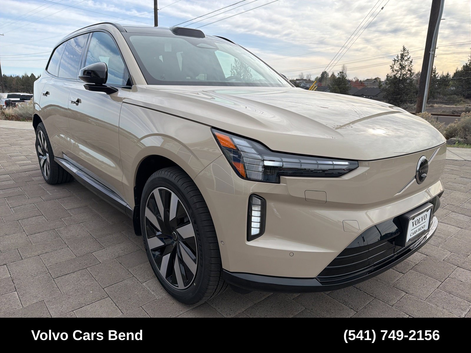 New 2025 Volvo EX90 Plus w/ Protection Package Premier AWD/4WD image 2