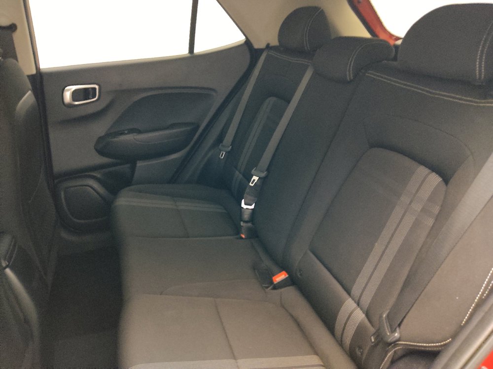 Used 2021 Hyundai Venue SEL FWD image 18