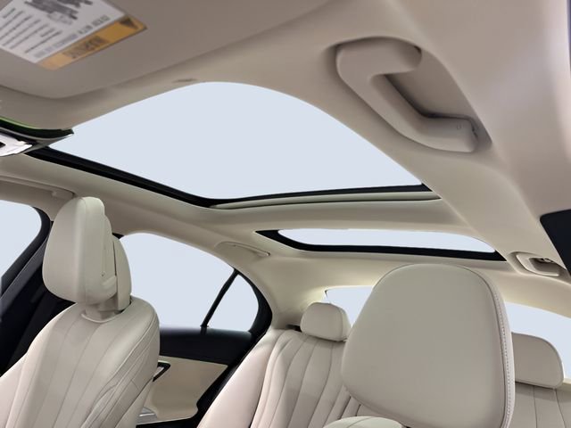 Used 2025 Mercedes-Benz E 350 4MATIC Sedan image 30