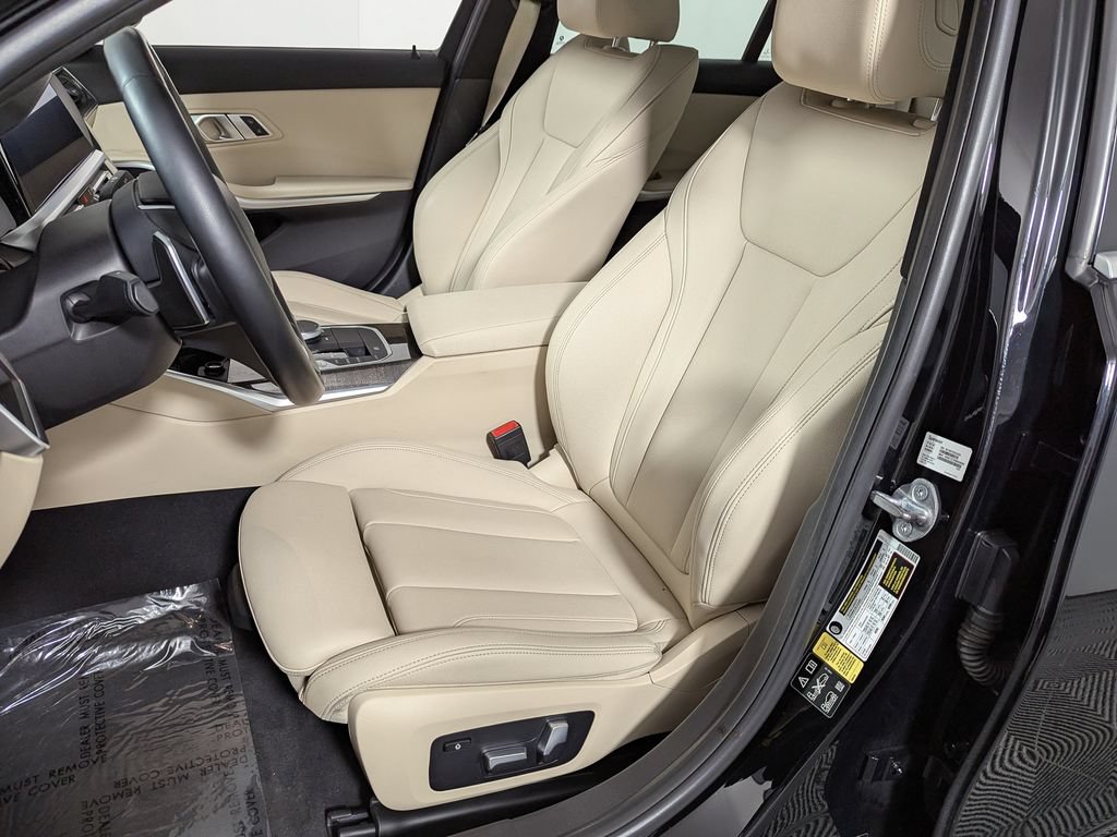Used 2020 BMW 330i xDrive Sedan w/ Driving Assistance Package AWD/4WD image 15
