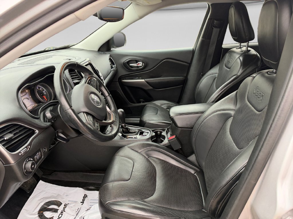 Used 2019 Jeep Cherokee Limited AWD/4WD image 15