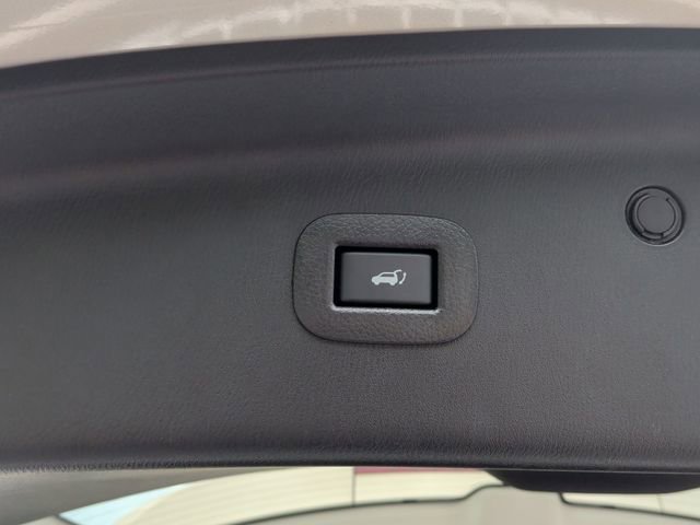 Used 2022 INFINITI QX80 Luxe w/ All-Season Package AWD/4WD image 36