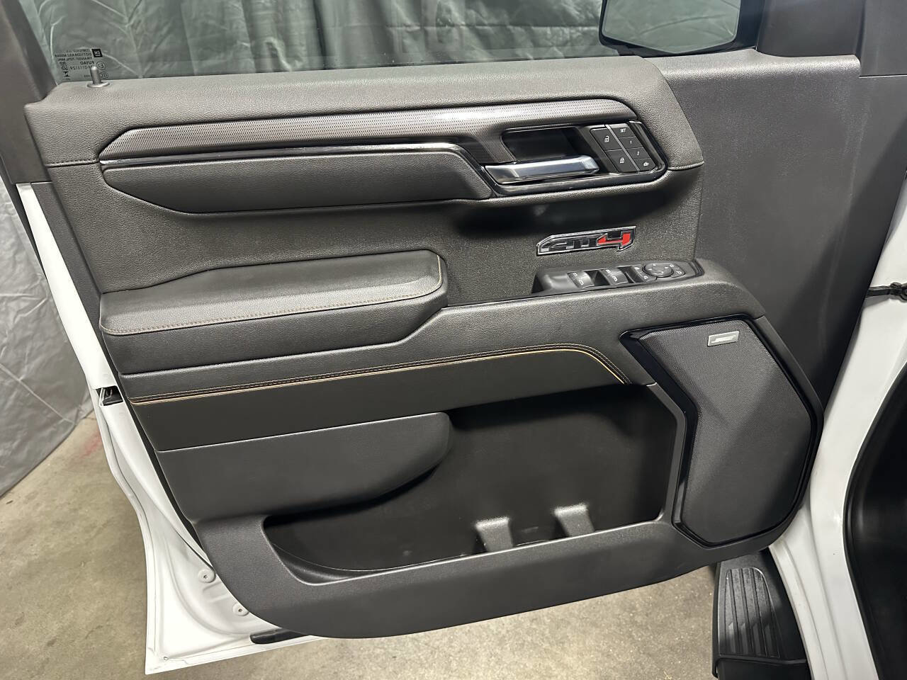 Used 2024 GMC Sierra 1500 AT4 w/ Technology Package image 15
