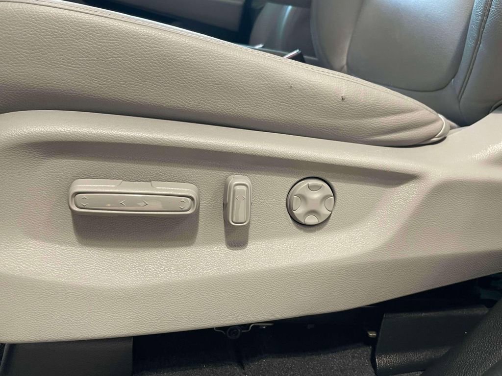 Used 2023 Honda Odyssey EX-L image 16