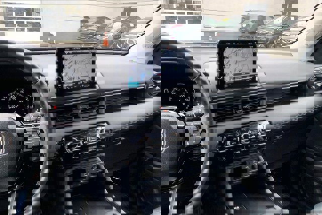 Used 2025 Honda Pilot Touring image 5