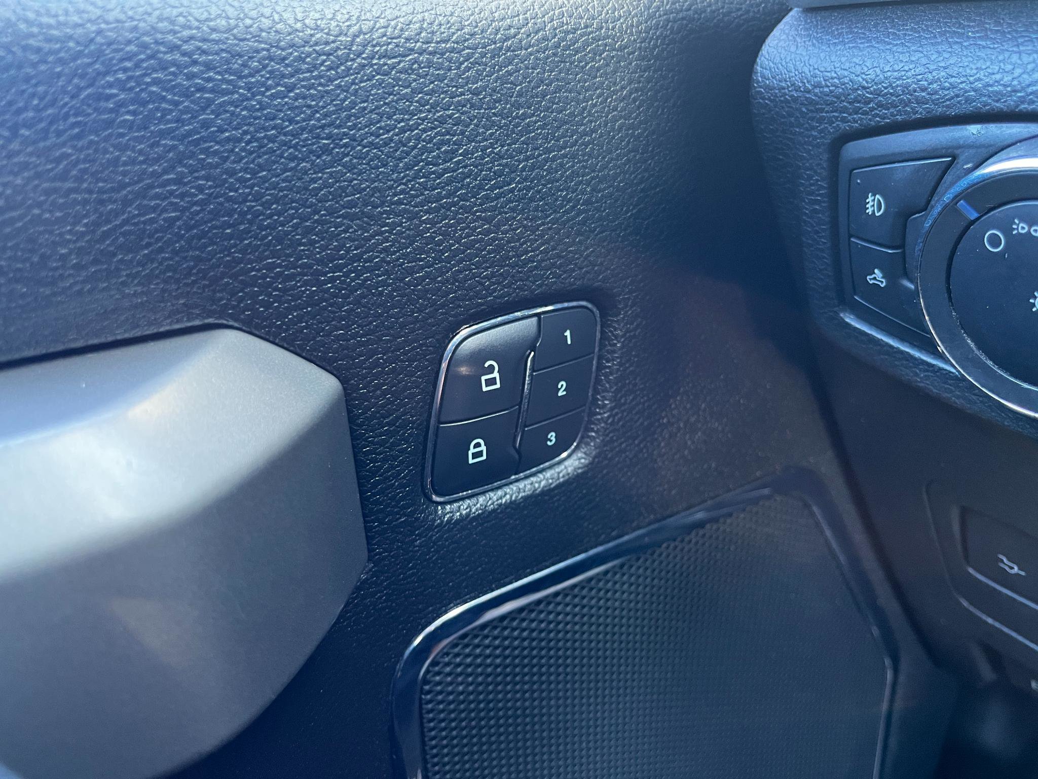 Used 2017 Ford F250 Lariat w/ Lariat Ultimate Package image 26