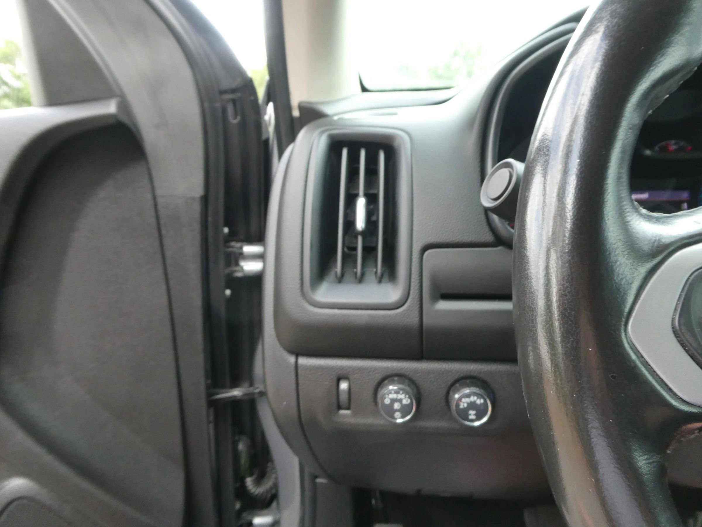 Used 2019 Chevrolet Colorado LT w/ LT Convenience Package AWD/4WD image 12