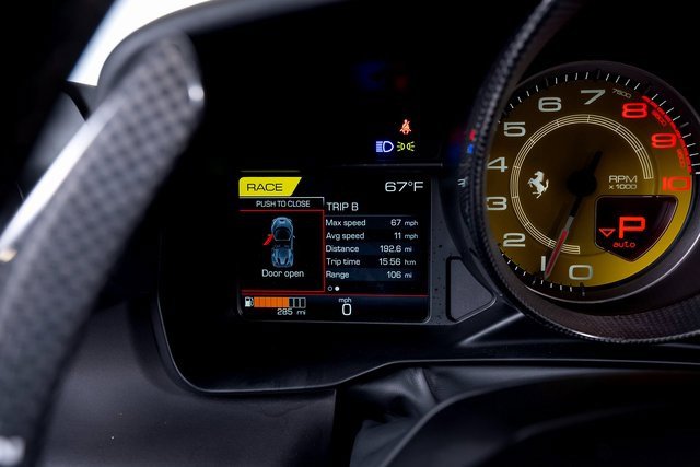 Used 2023 Ferrari F8 Tributo image 33