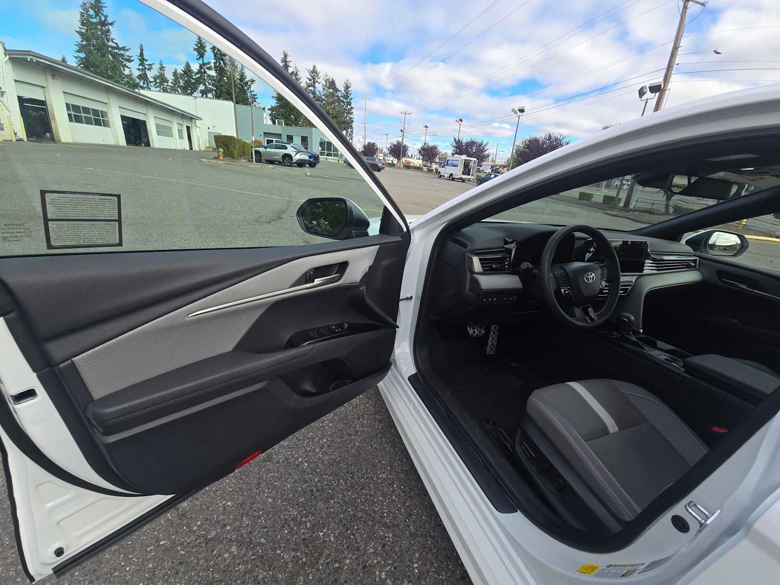 Used 2026 Toyota Camry SE w/ Multimedia Upgrade Package FWD image 20